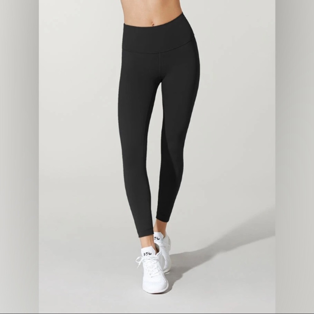 Lululemon Wunder Under Black Legging Size 6